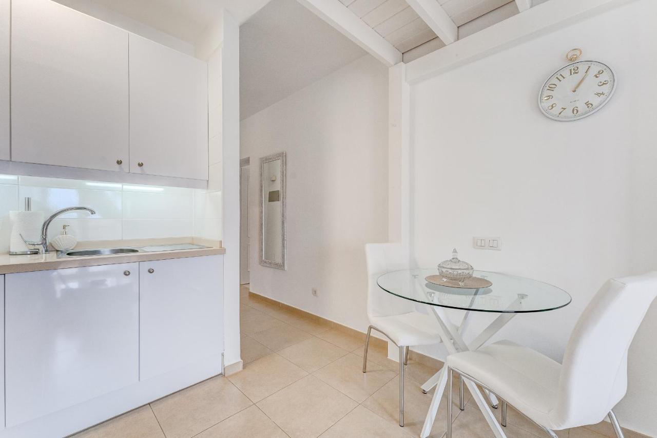 Yucca Park Apartment アデヘ エクステリア 写真